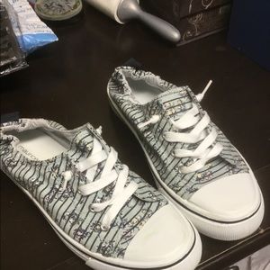 Maurice's size 11 shoe